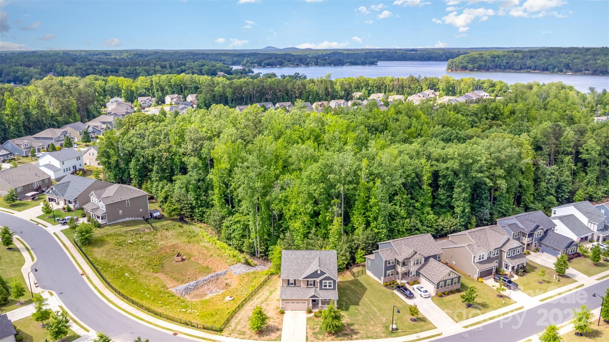 Lake Crest - Residential