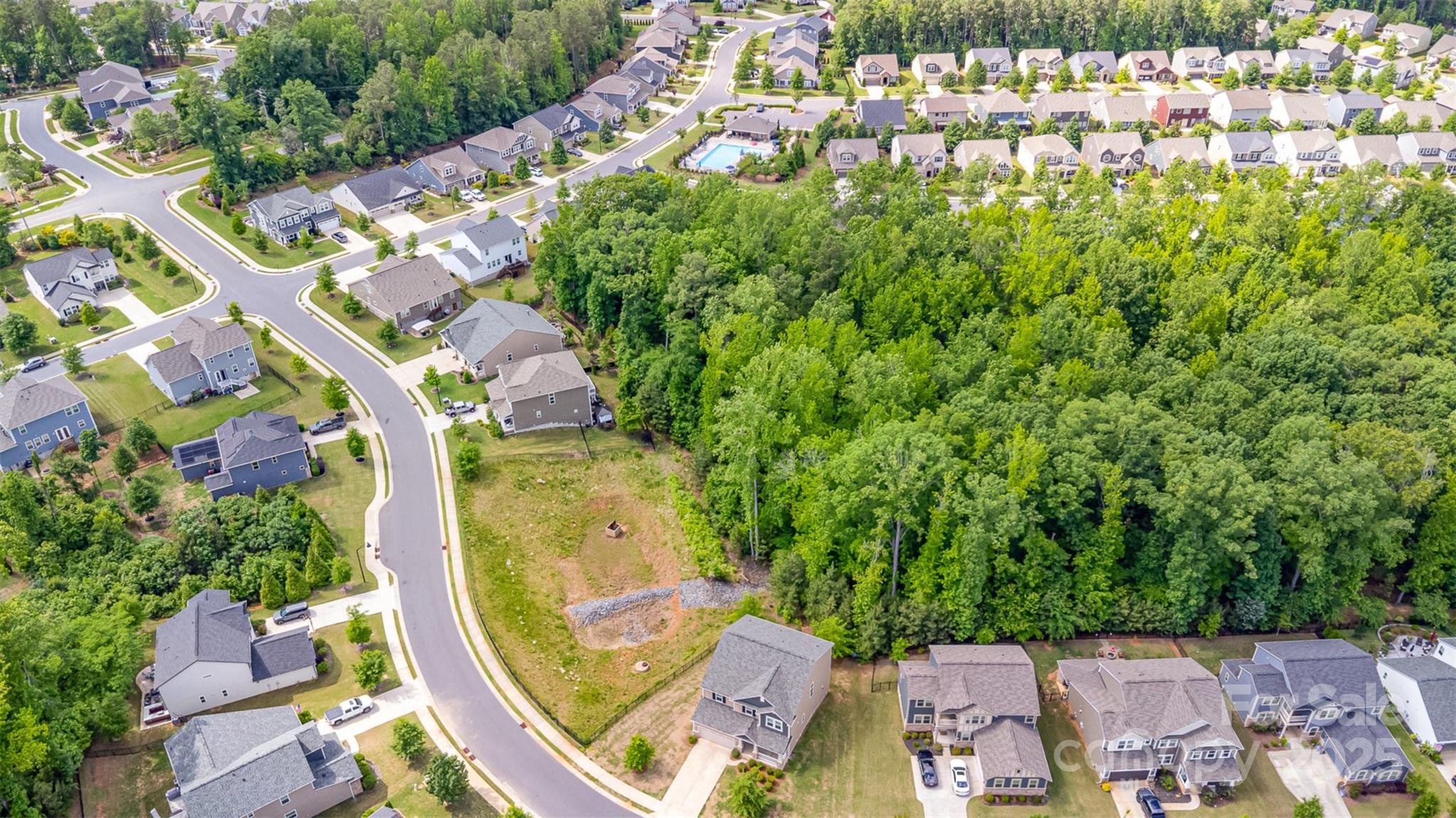 Lake Crest - Residential