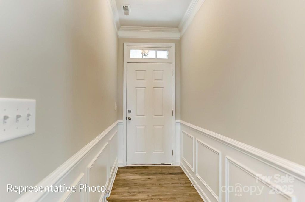 listing image 0