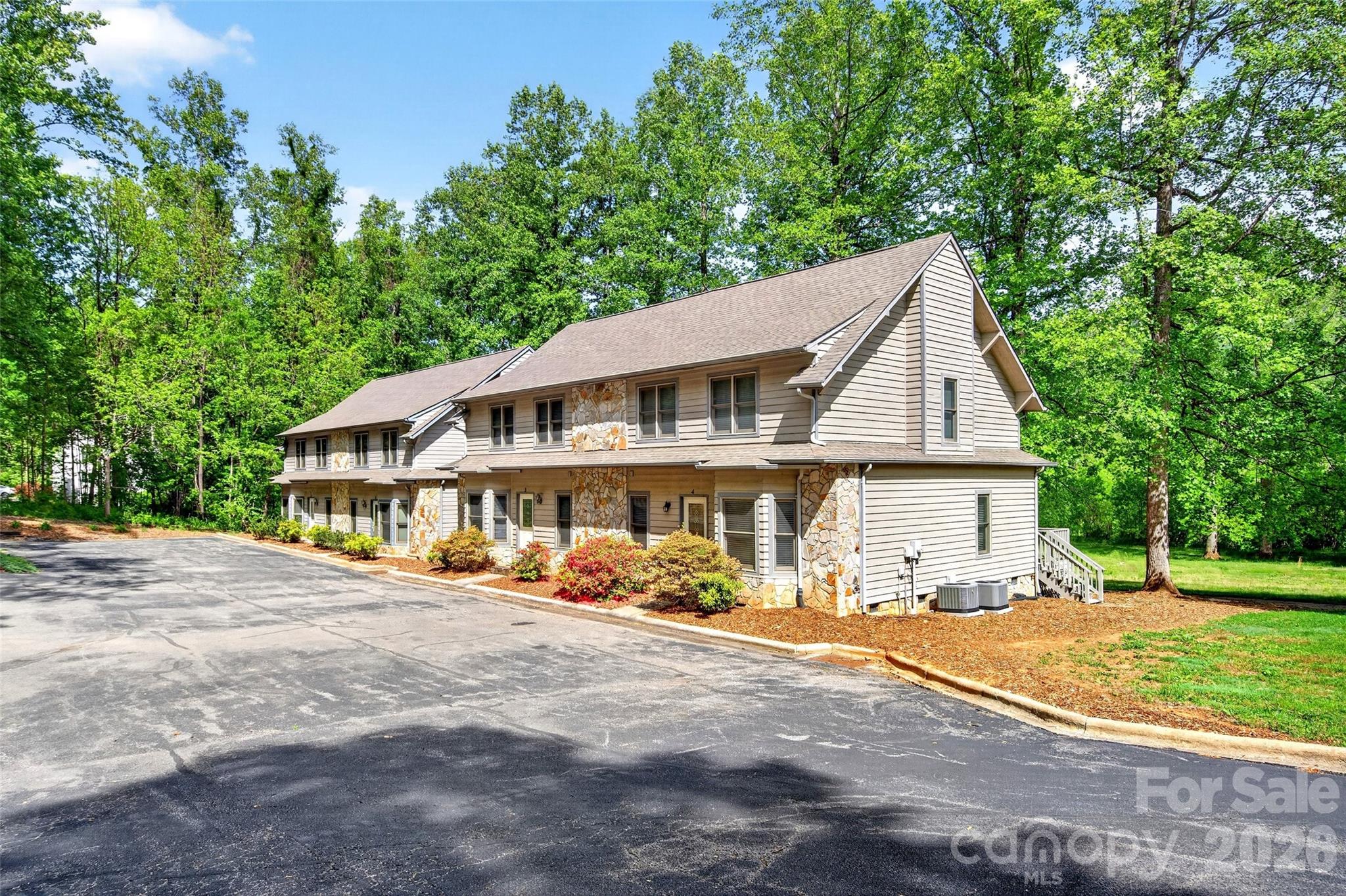 307 Blue Ridge Drive S 4