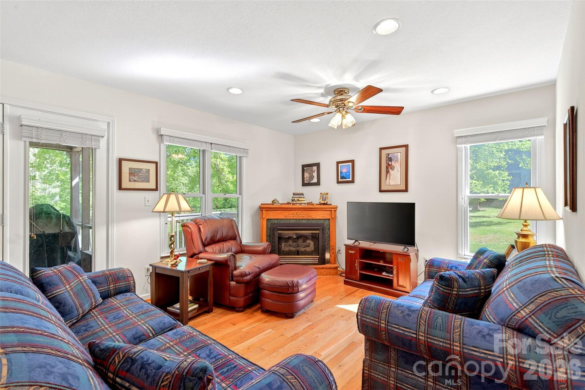 307 Blue Ridge Drive S 4