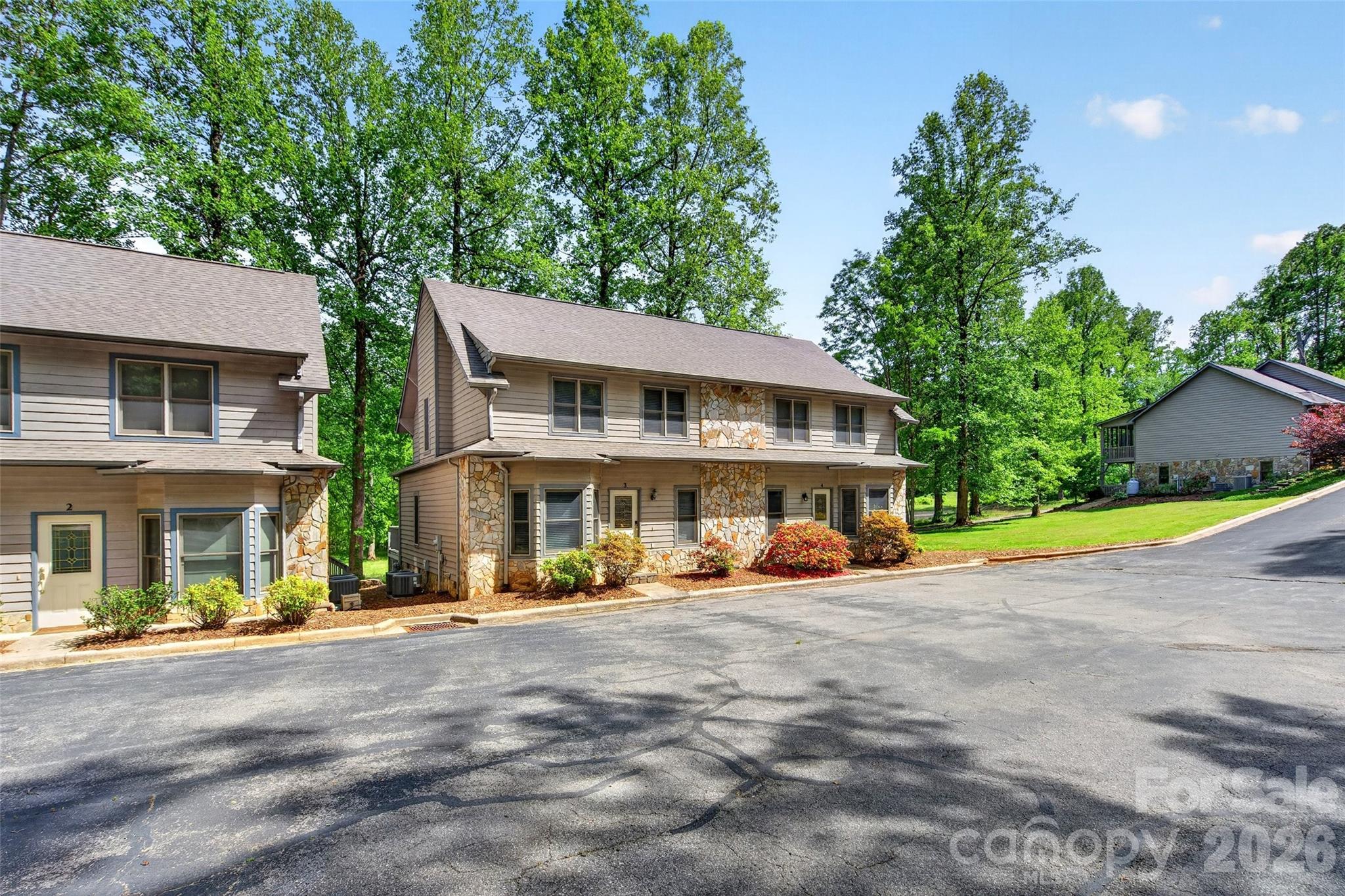 307 Blue Ridge Drive S 4