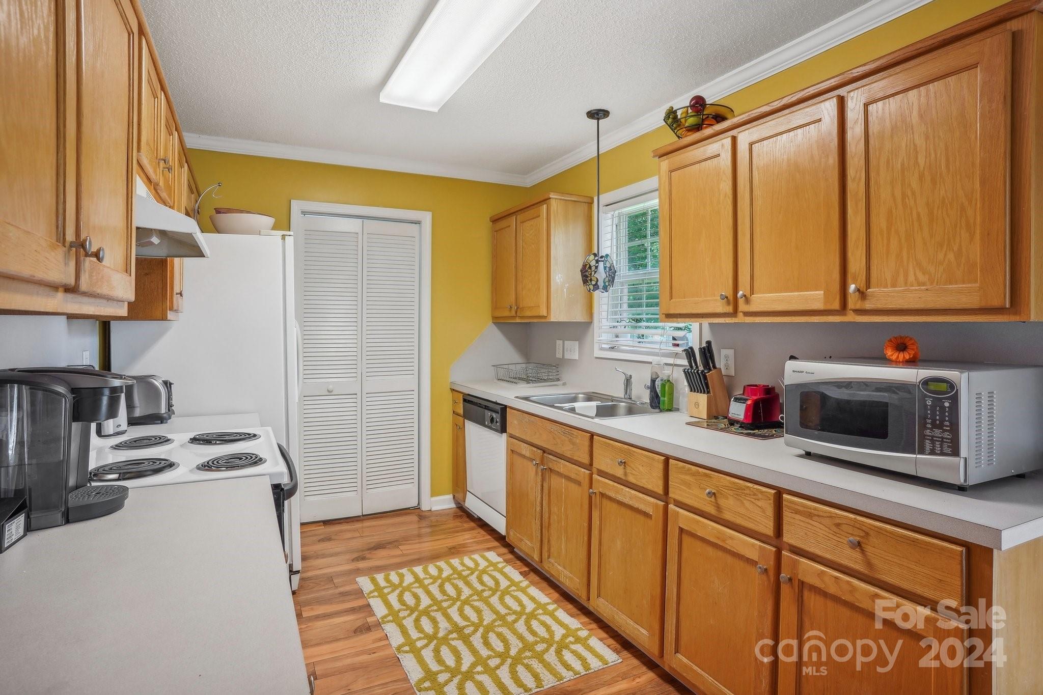 TAYLOR OAKS - Residential