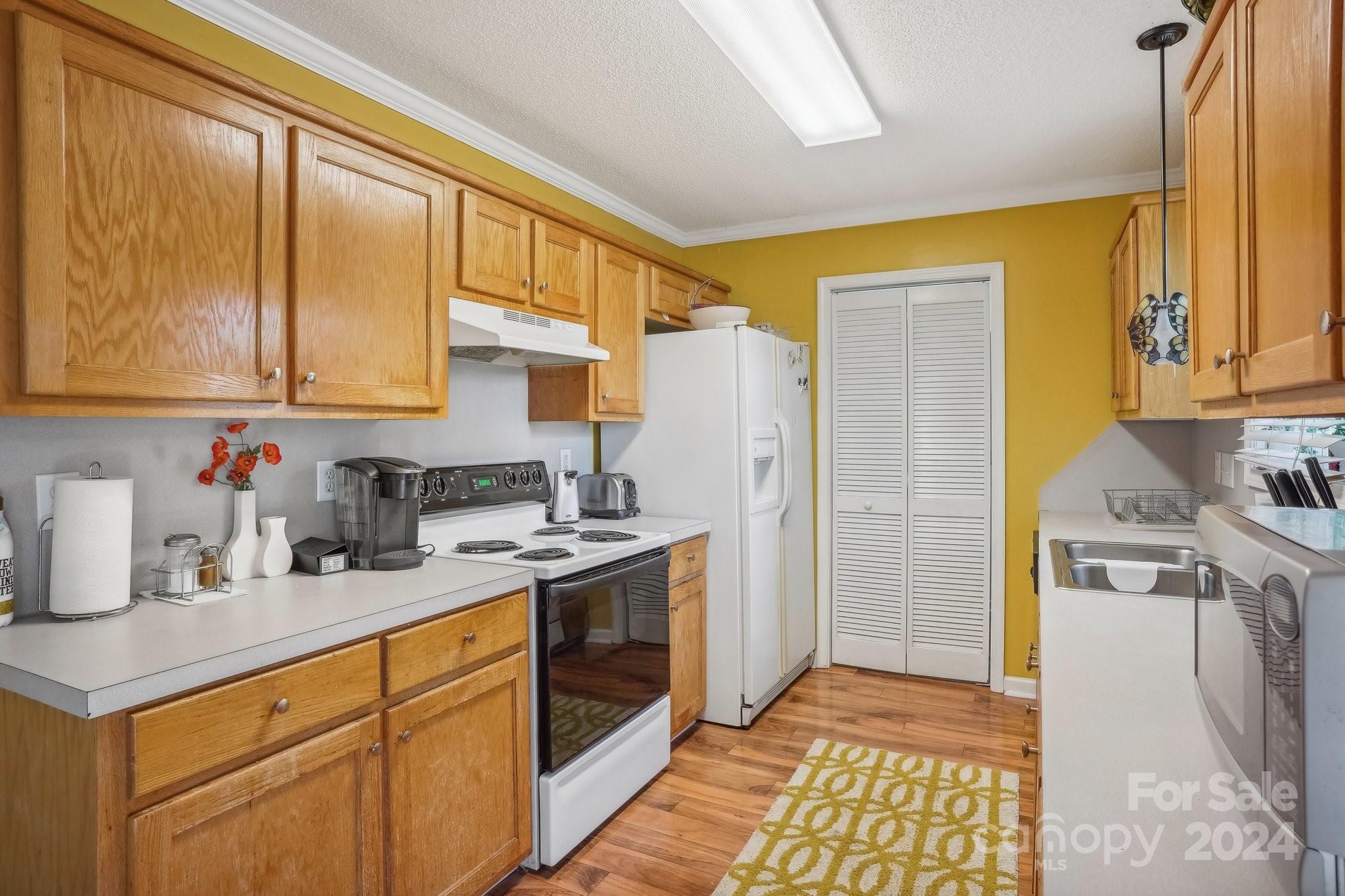 TAYLOR OAKS - Residential