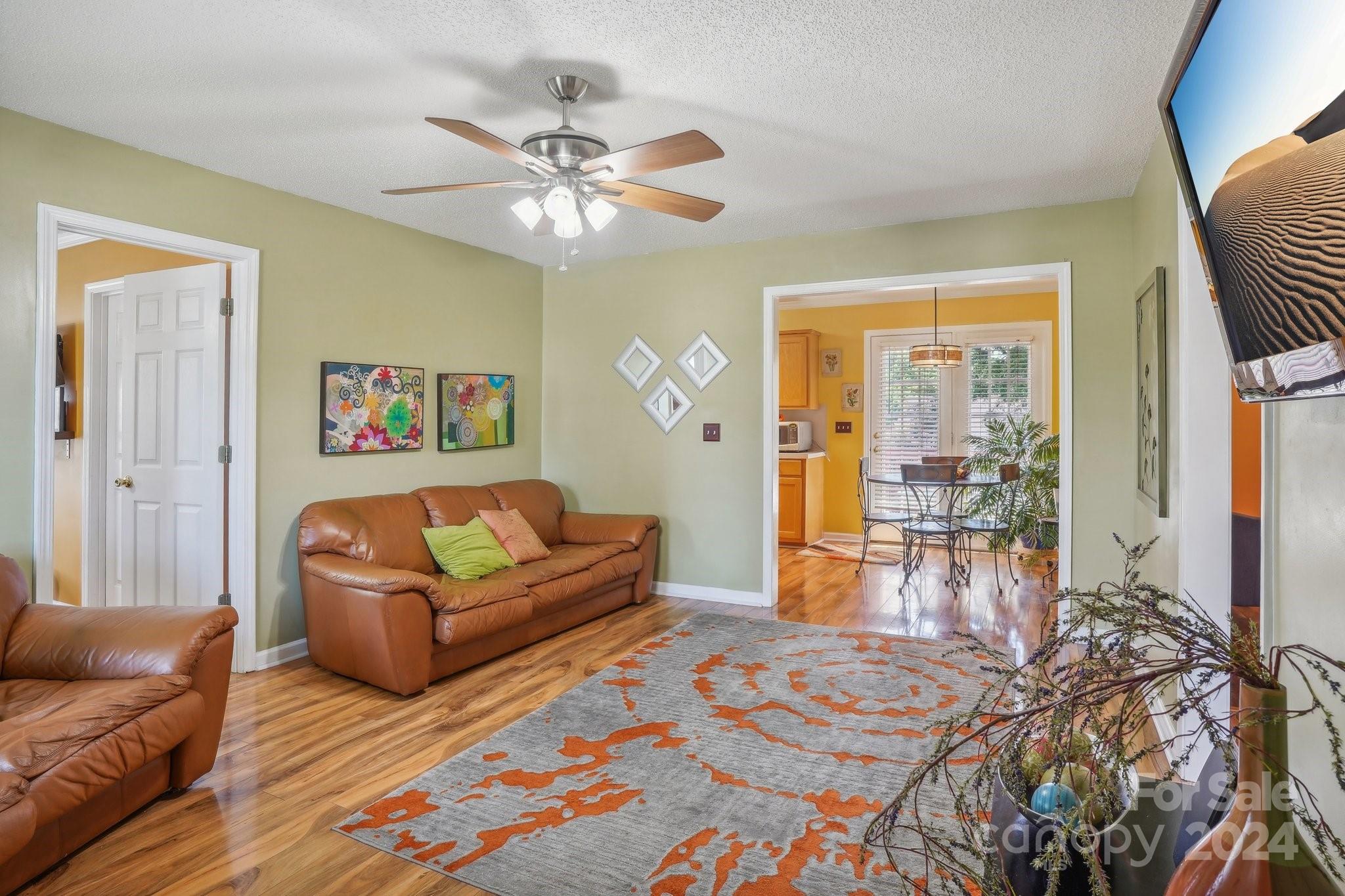 TAYLOR OAKS - Residential