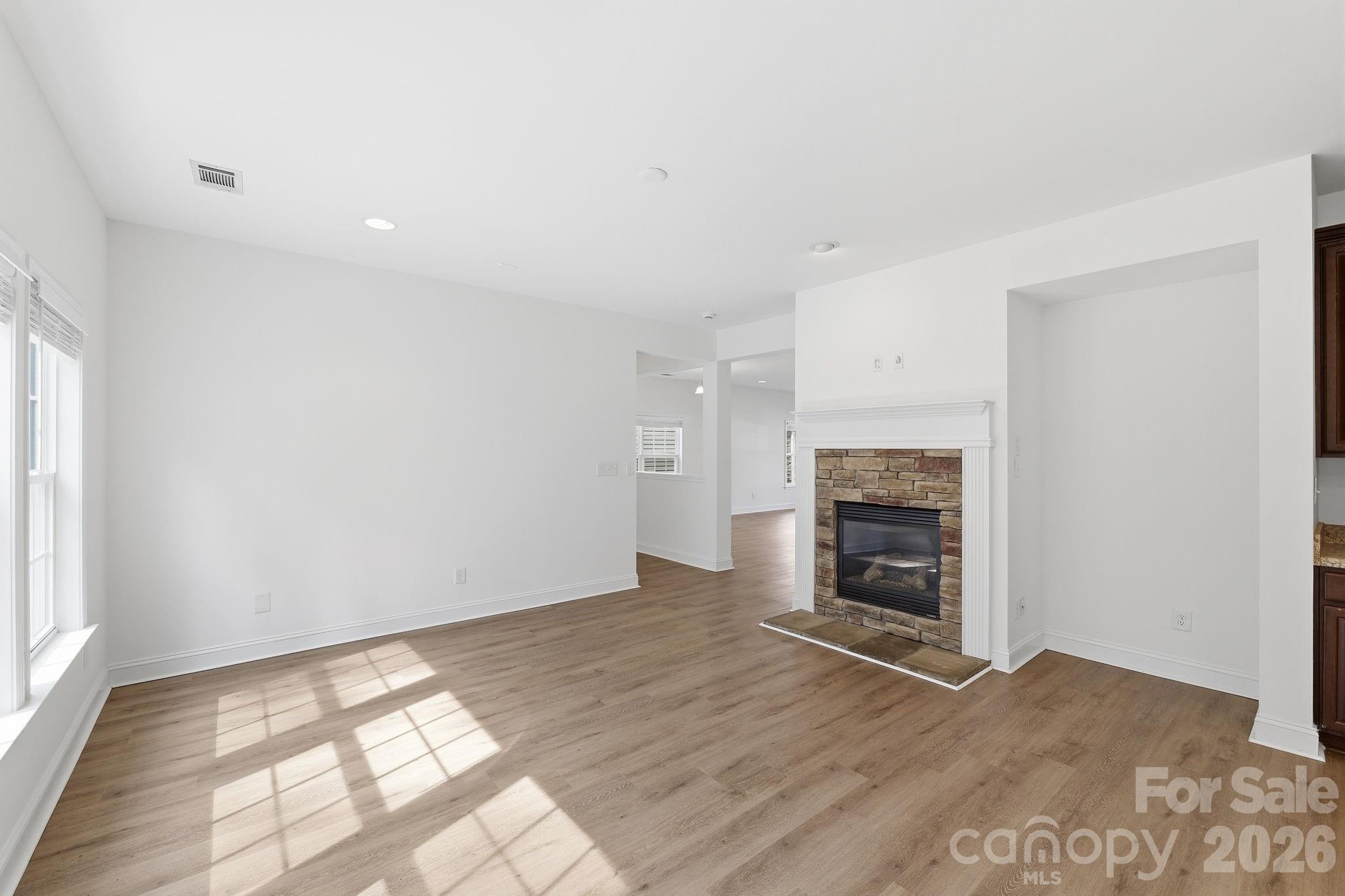 Hamilton Lakes - Residential