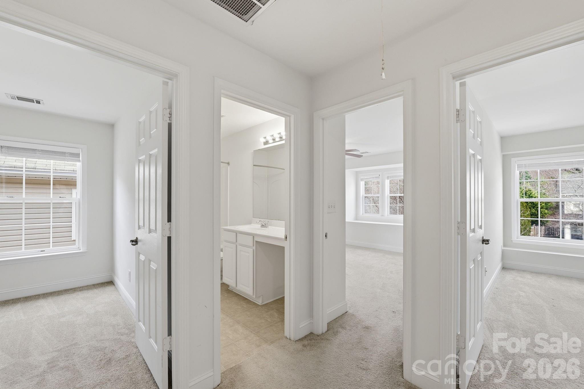 Hamilton Lakes - Residential