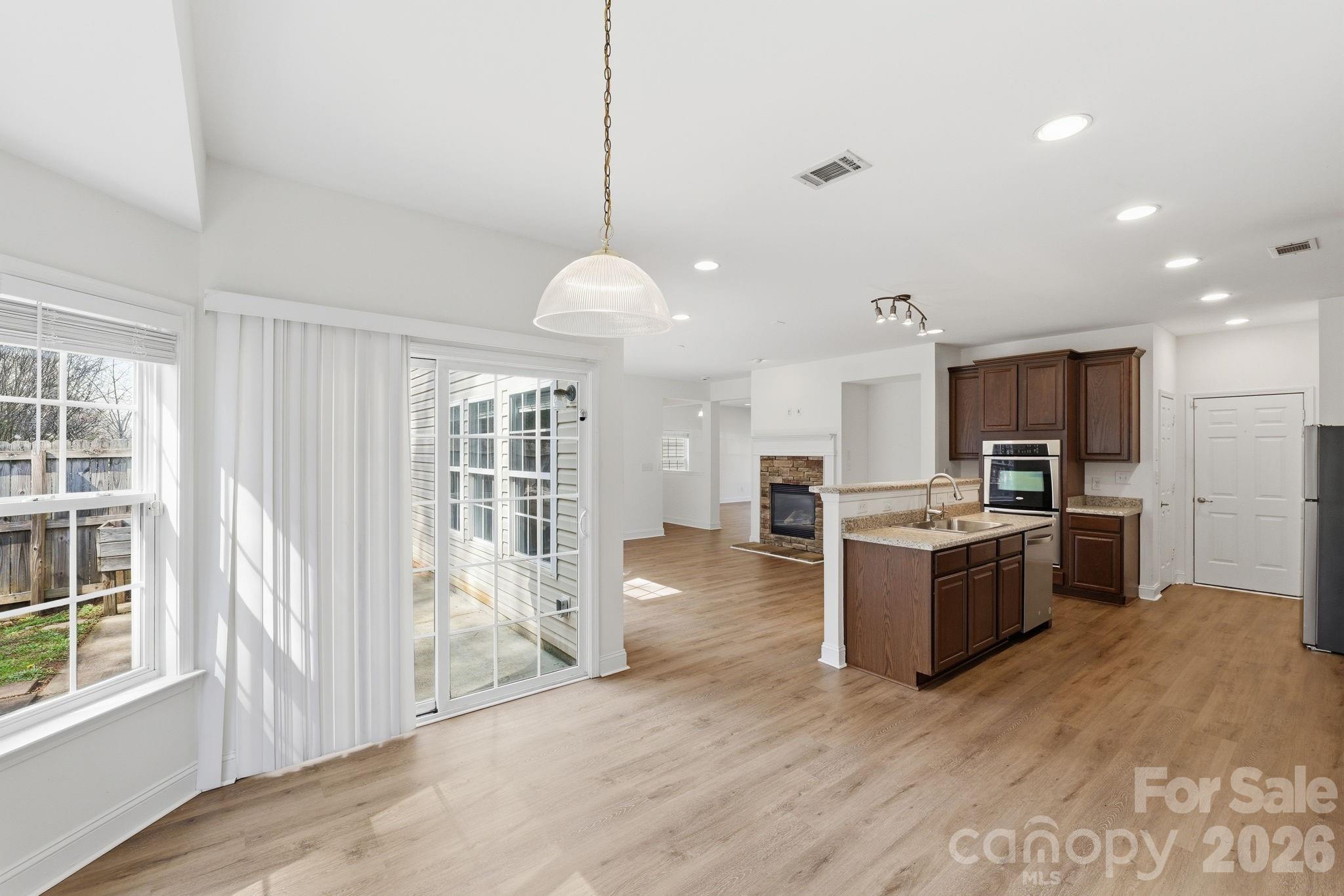 Hamilton Lakes - Residential