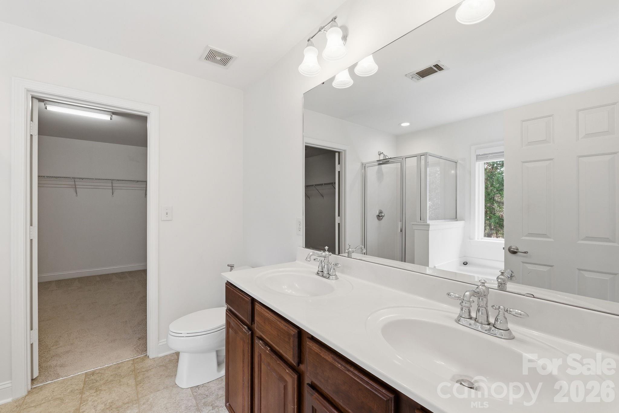 Hamilton Lakes - Residential