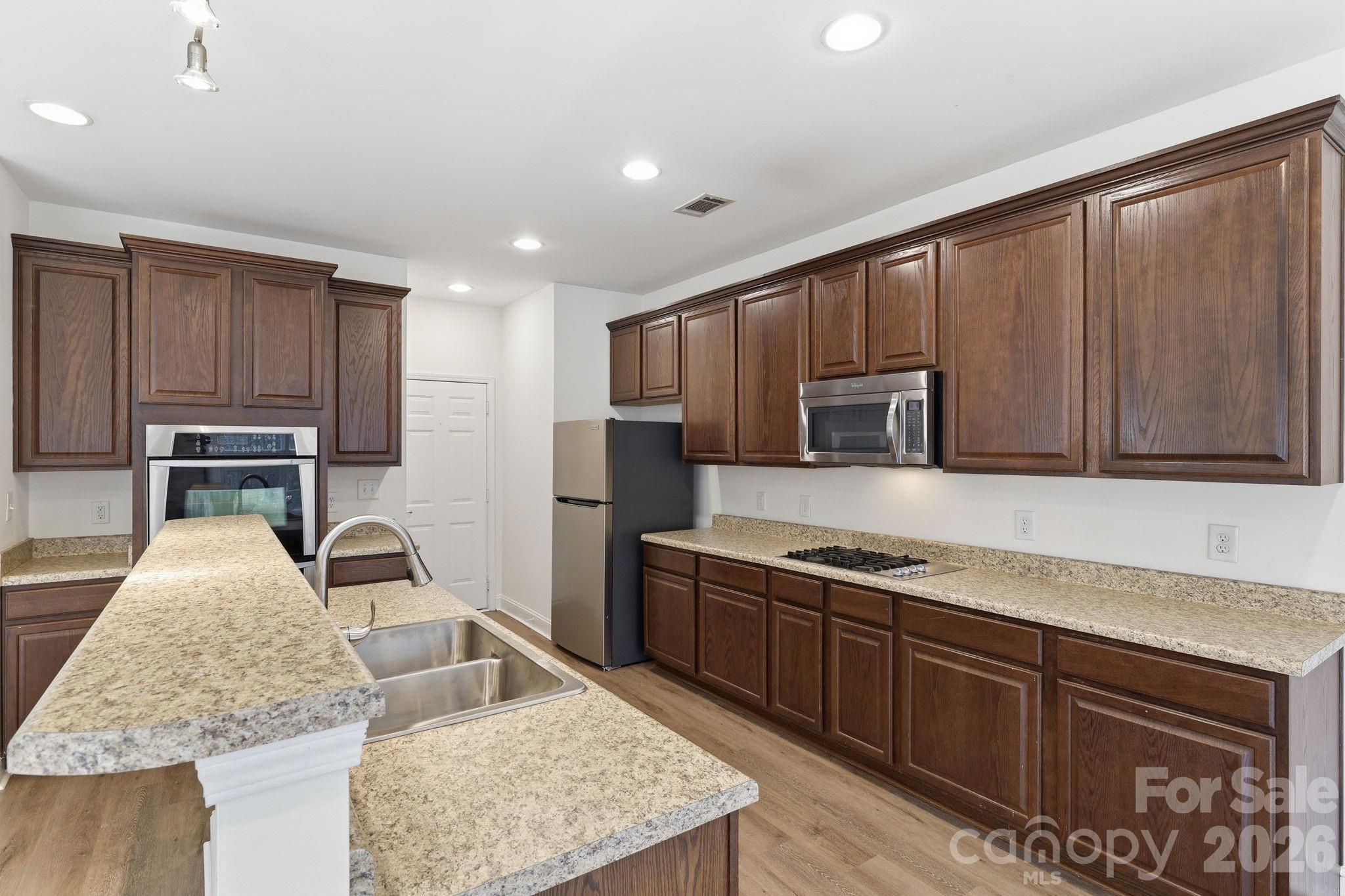 Hamilton Lakes - Residential