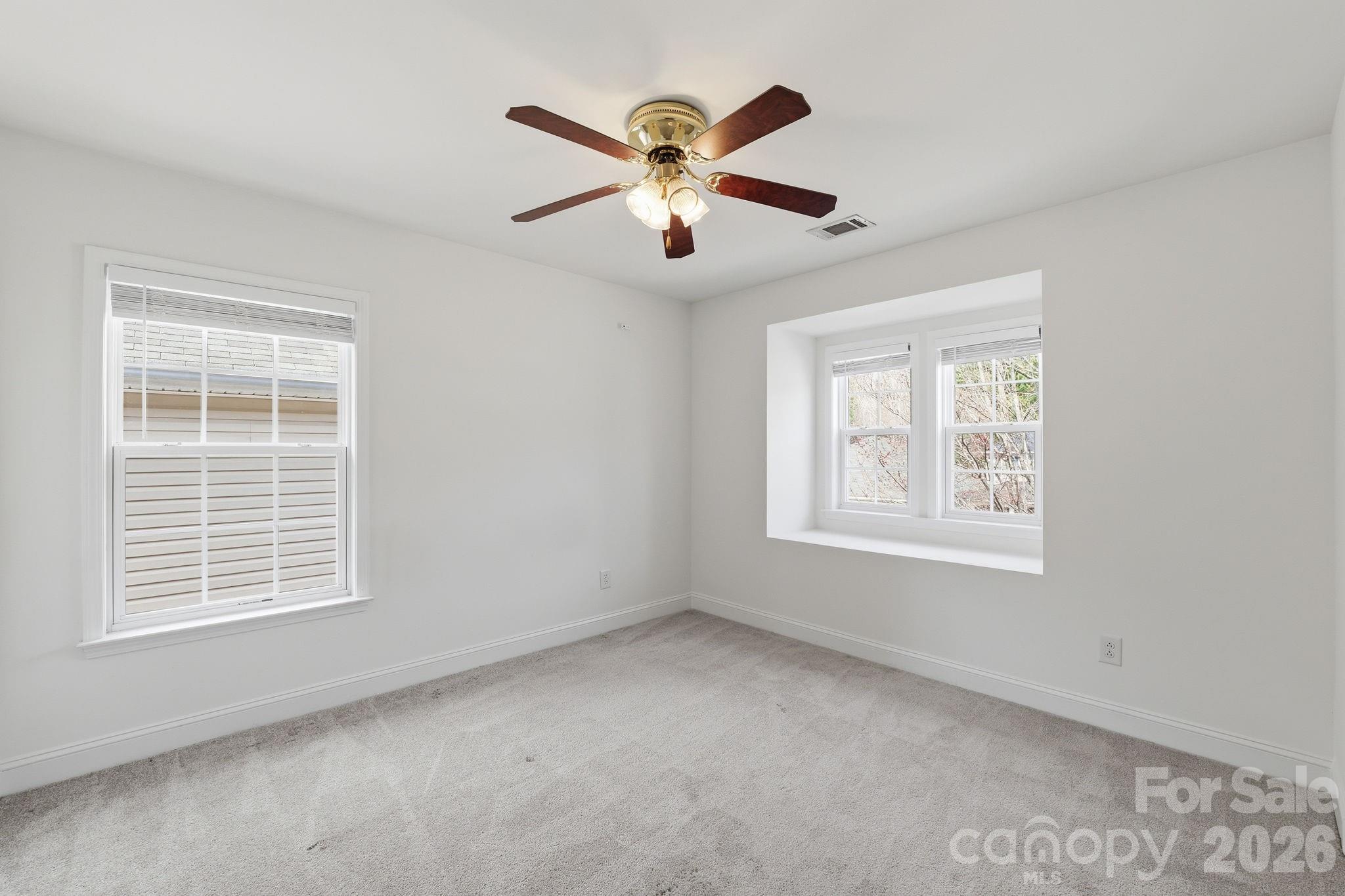 Hamilton Lakes - Residential