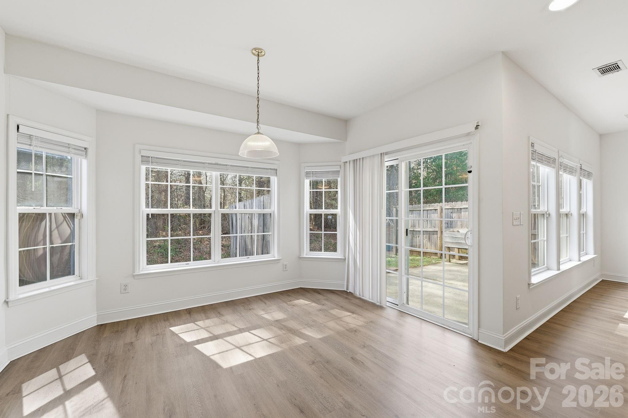 Hamilton Lakes - Residential