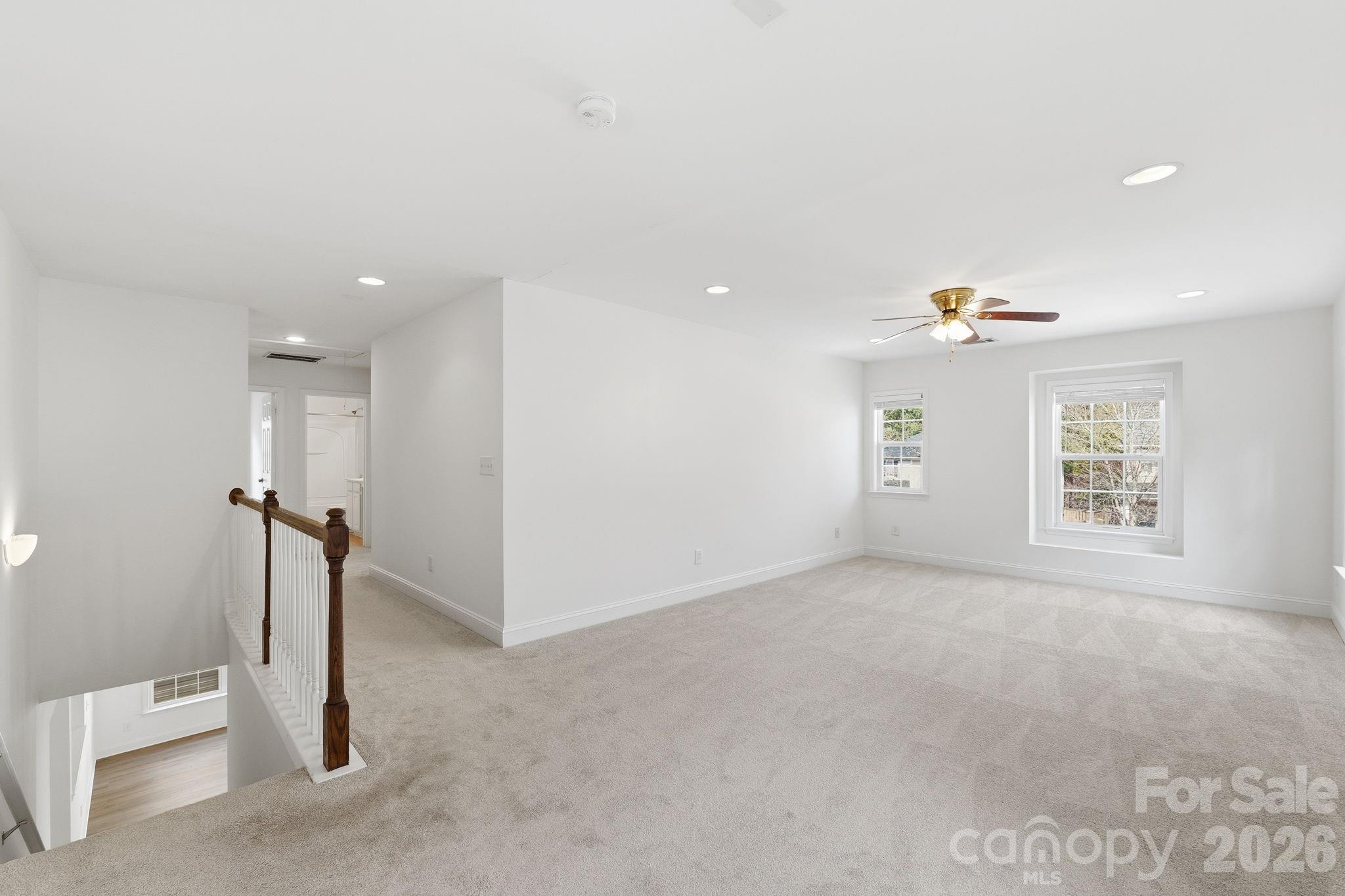 Hamilton Lakes - Residential