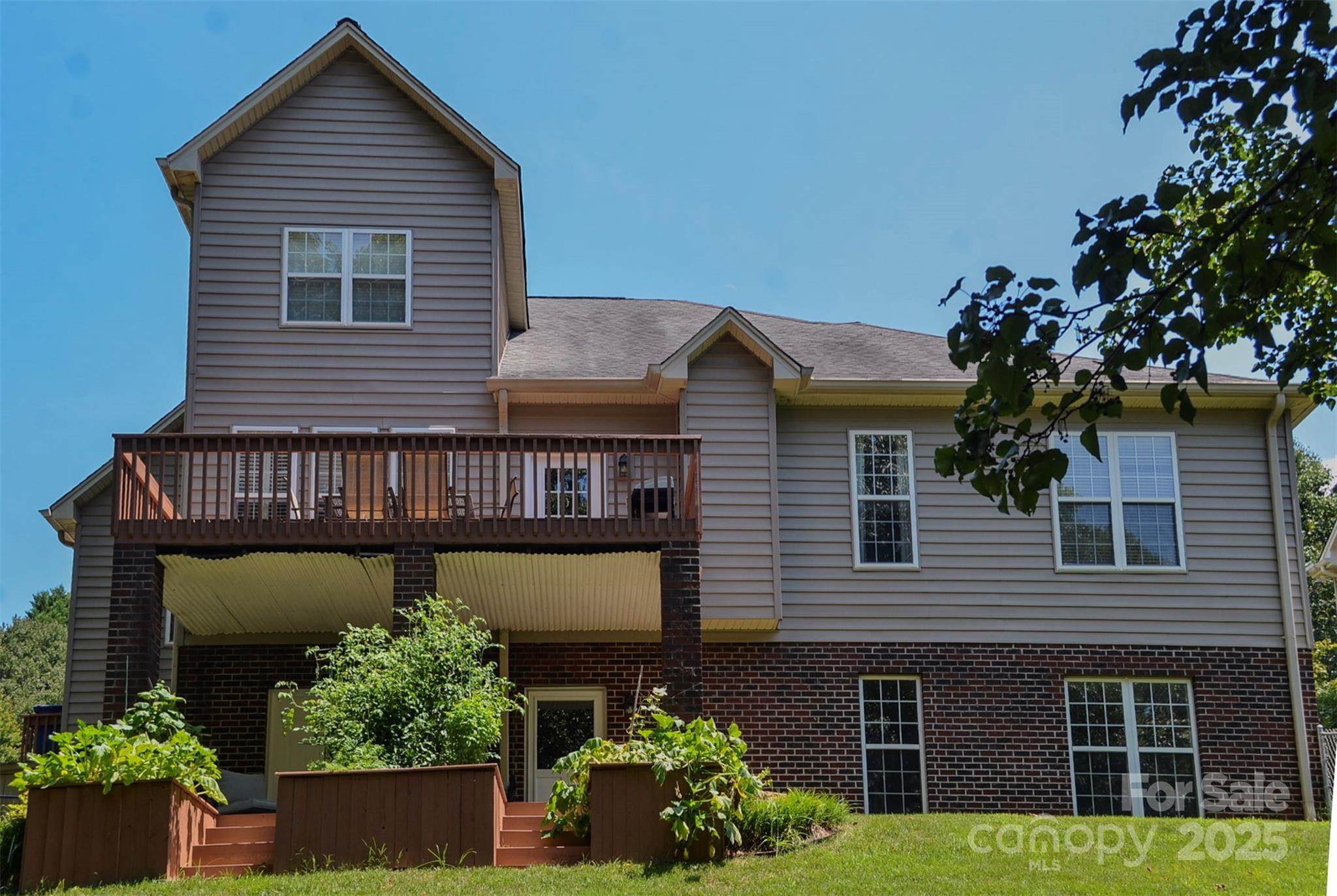 5665 Gold Creek Bay Drive
