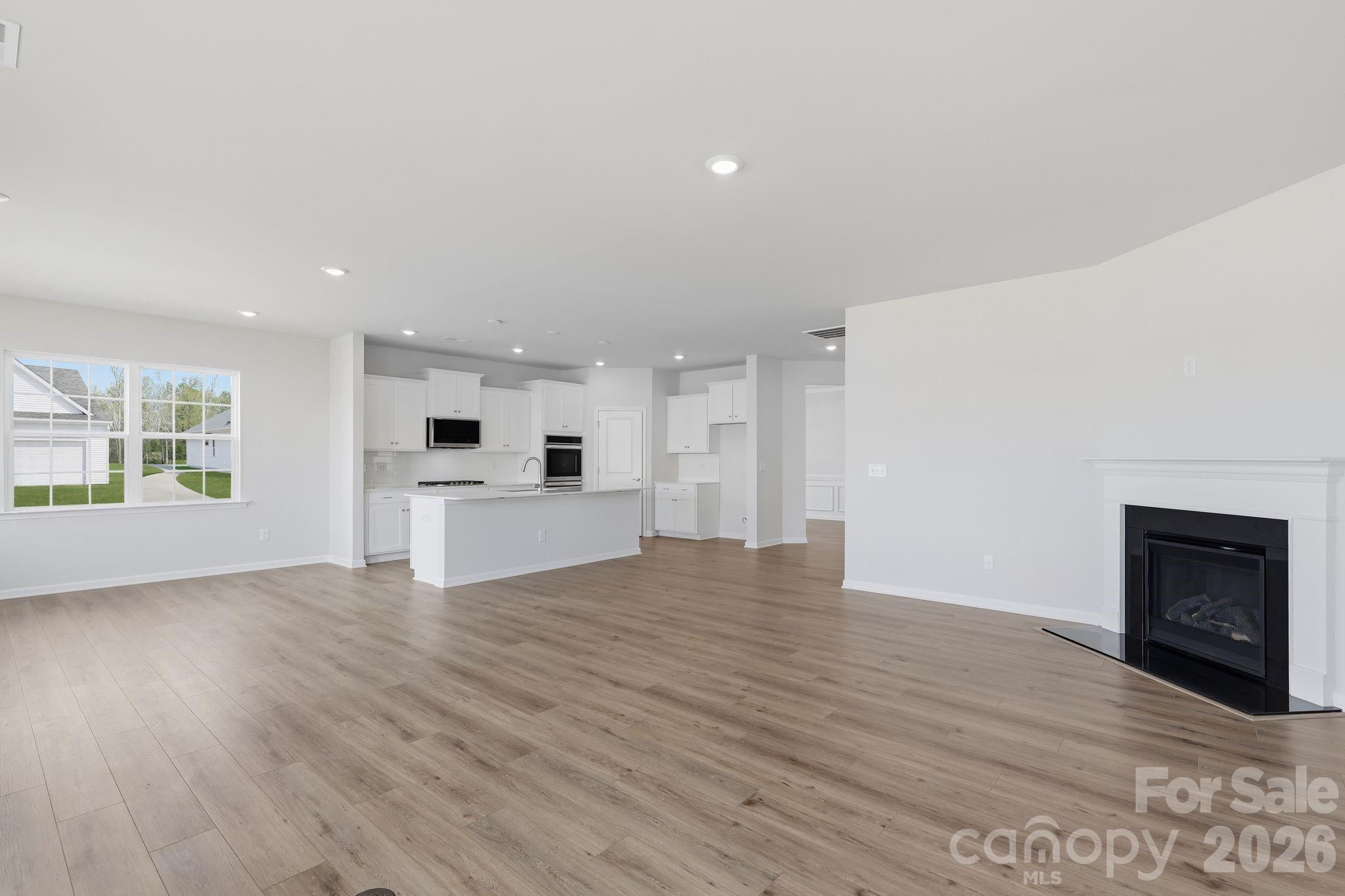 Roselyn - Residential
