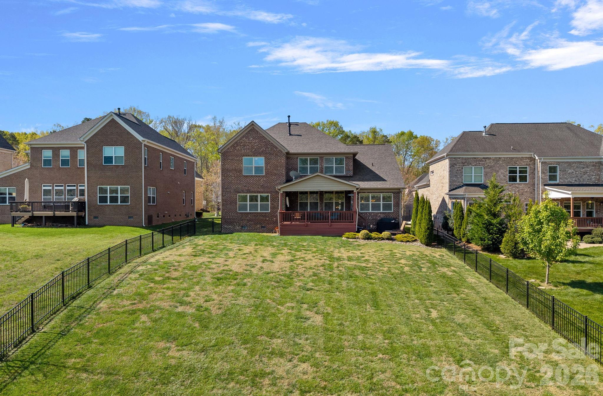 Hollister - Residential