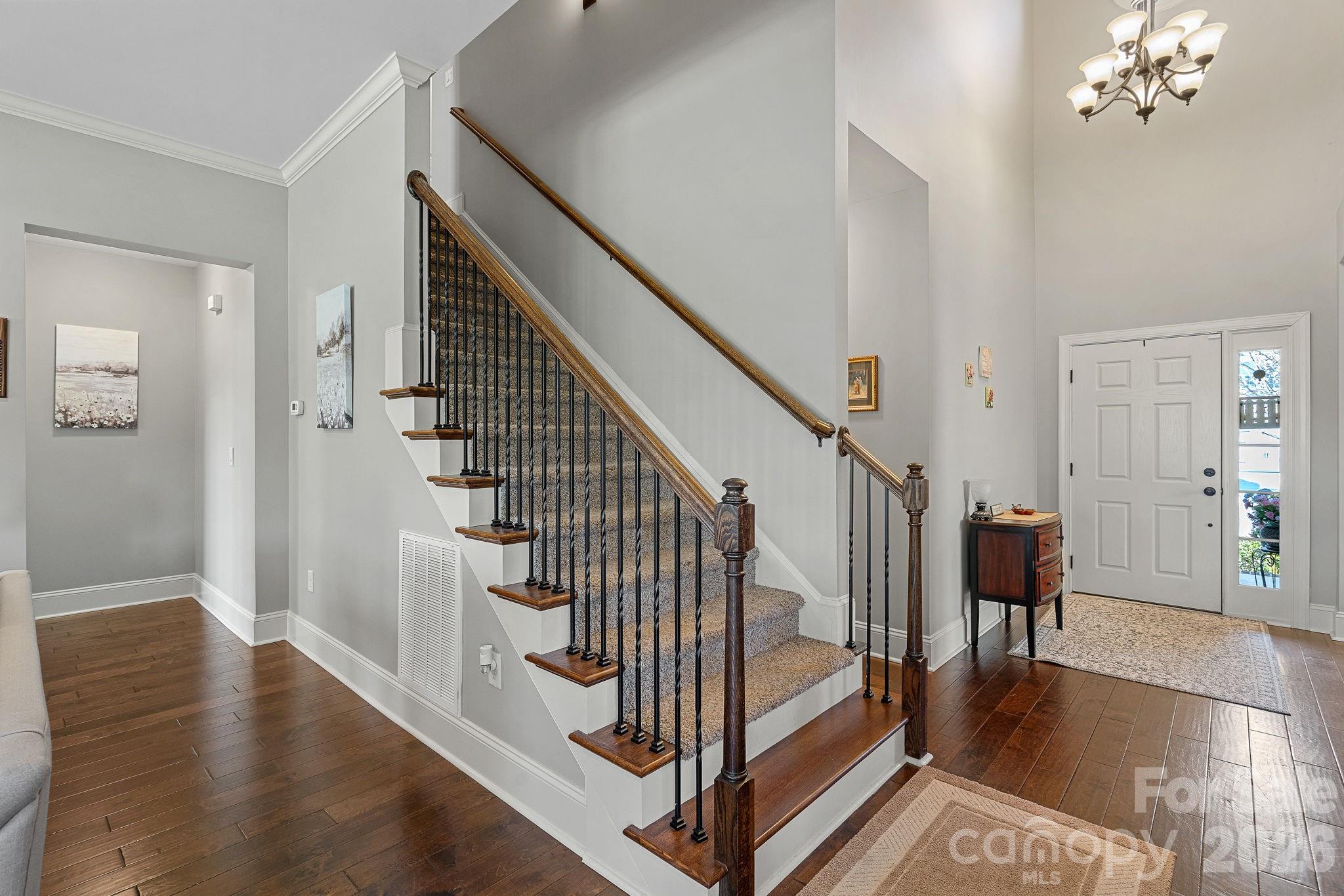 Hollister - Residential