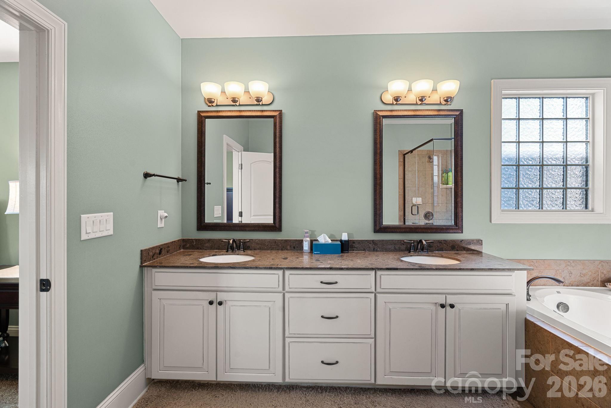 Hollister - Residential