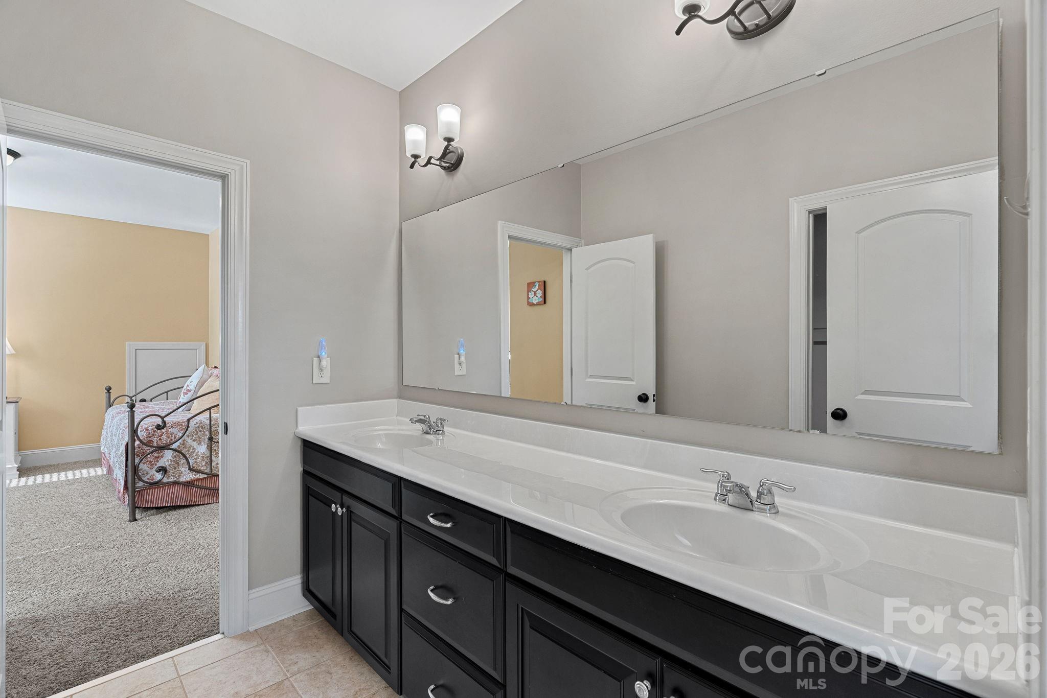 Hollister - Residential