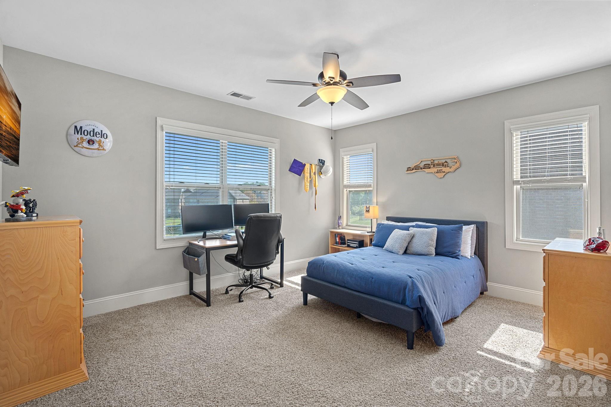 Hollister - Residential