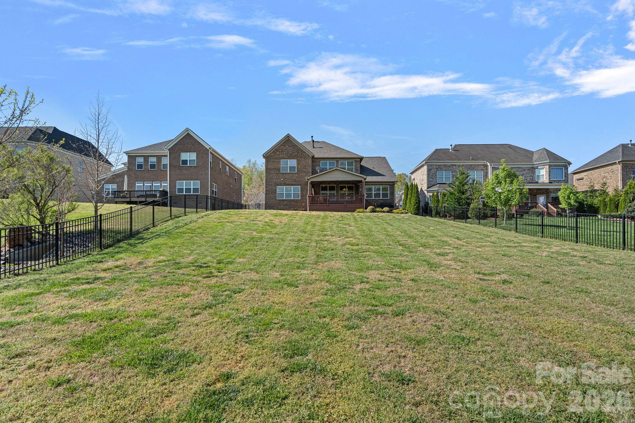 Hollister - Residential