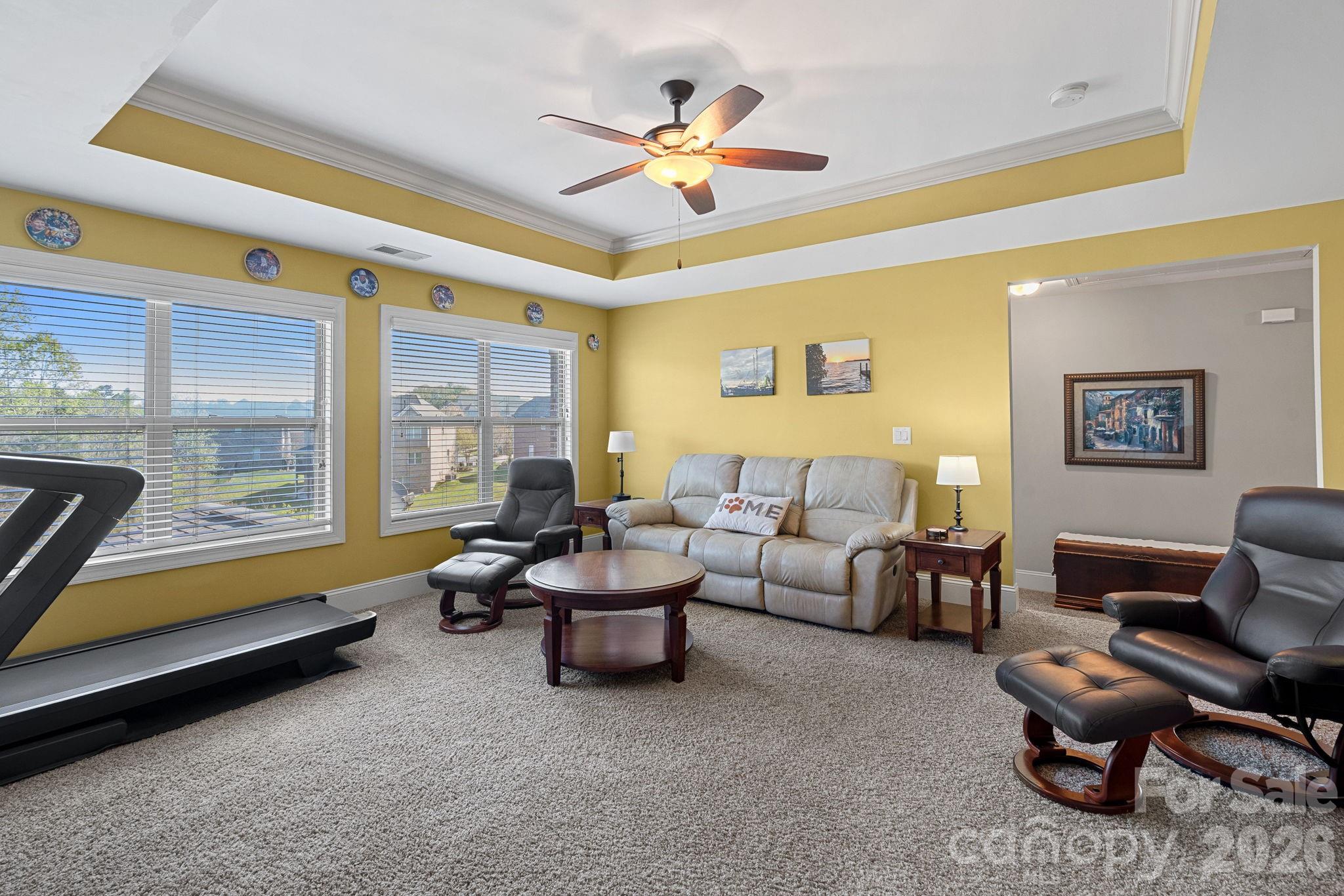 Hollister - Residential