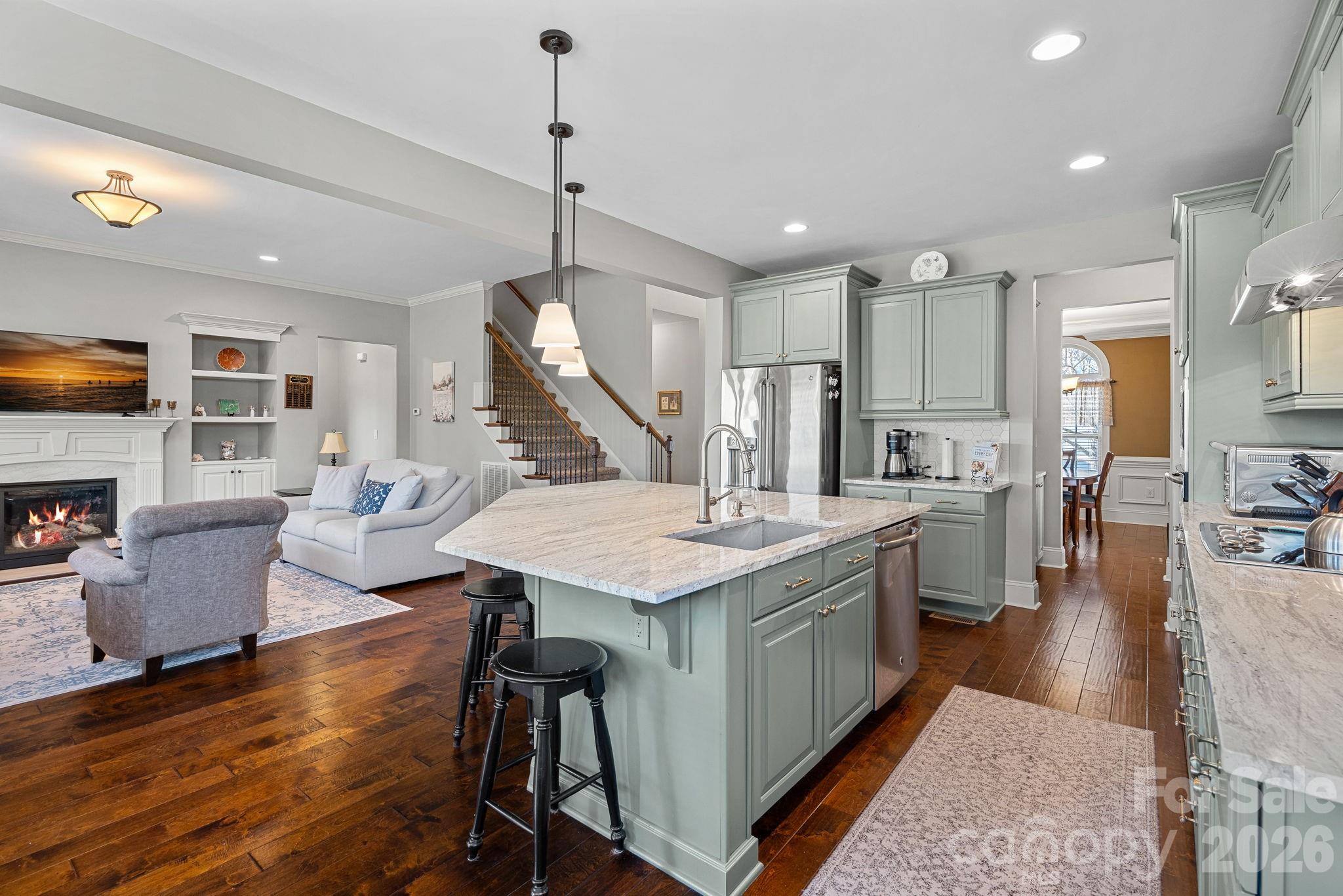 Hollister - Residential