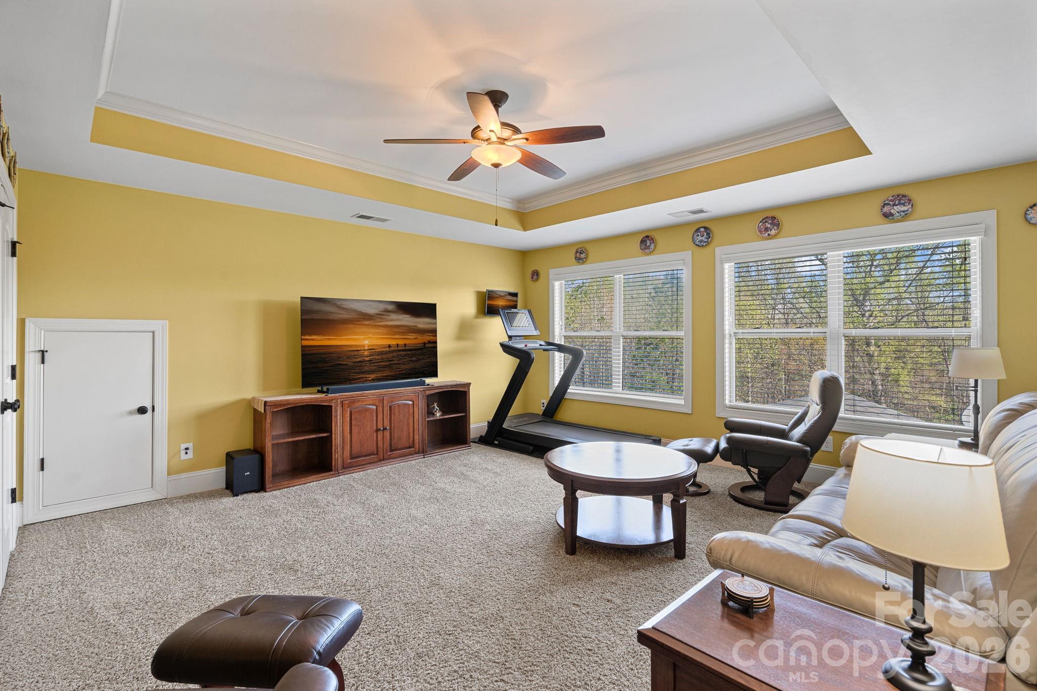 Hollister - Residential