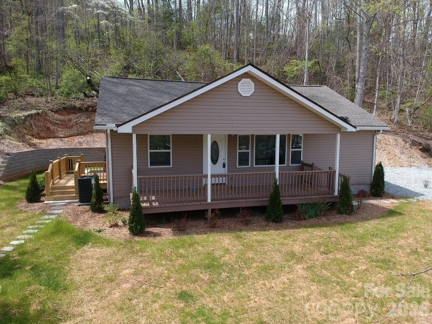 BEAUTIFUL SPACIOUS PROPERTY LOCATED IN FAIRVIEW. GREAT LOCATION! CLOSE TO  GROCERIES STORES, RESTURANTS, MEDICAL CARE ETC.
THIS  3 BEDROOM/ 2 BATHROOM ; WAS COMPLETED RENOVATED IN 2025 FROM FLOOR TO ROOF, THE BATHROOM ARE COMPLETE REMODEL BEAUTIFUL VANITIES. THE GEORGEOUS KITCHEN COMES WITH BEAUTIFUL GRANITE COUNTERTOPS AND SPACIOUS CABINETS.
OUTSIDE YOU SEE AN INCREDIBLE OUTDOOR SPACE THAT IS PERFECT FOR GARDENING, COOKOUT ECT...
THIS PROPERTY HAS CITY WATER. IT USED TO BE CONECTED TO WELL WATER. THE GAZEBO IS INCLUDED.
DON'T MISS OUT THIS OPPORTUNITY AND SCHEDULE YOUR SHOWING TODAY.

Note:  Please drive with Caution and slow when you enter to the driveway. Thank you.