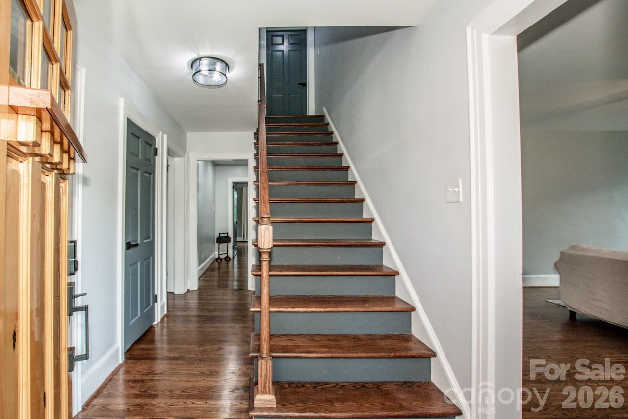 476 Summit Avenue