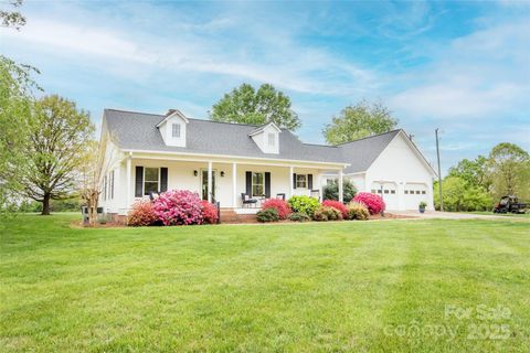 123 Coachman Loop Statesville NC 28625