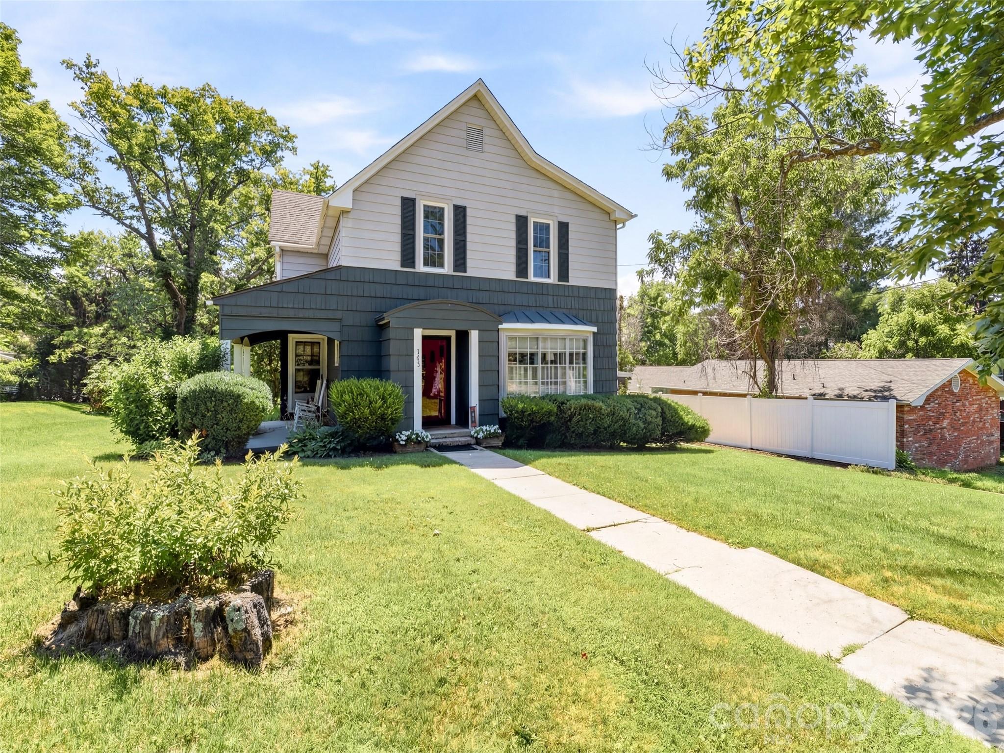151 Hampton Heights