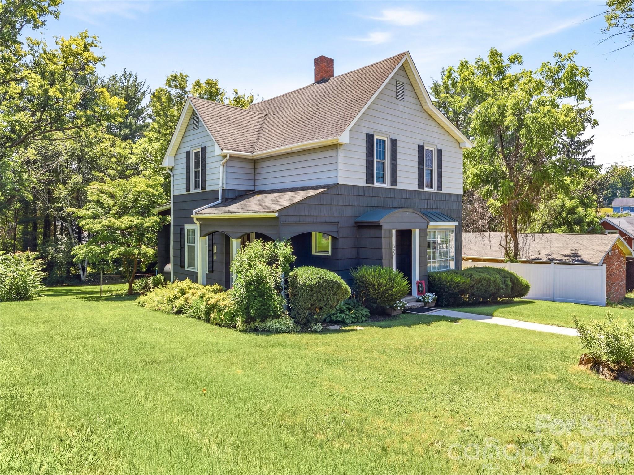 151 Hampton Heights