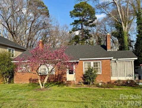 4932 Jane Avenue Charlotte NC 28269