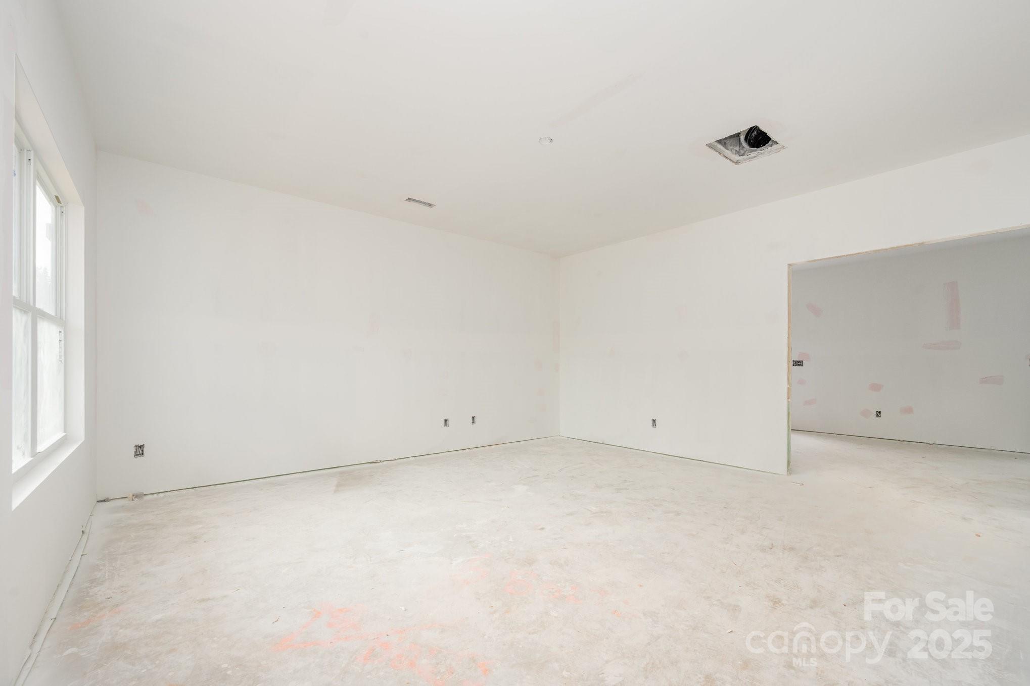 1513 Clooney Lane