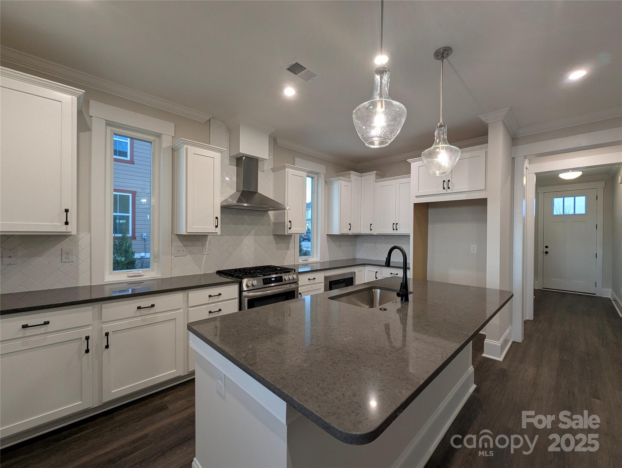 283 Luray Way 449