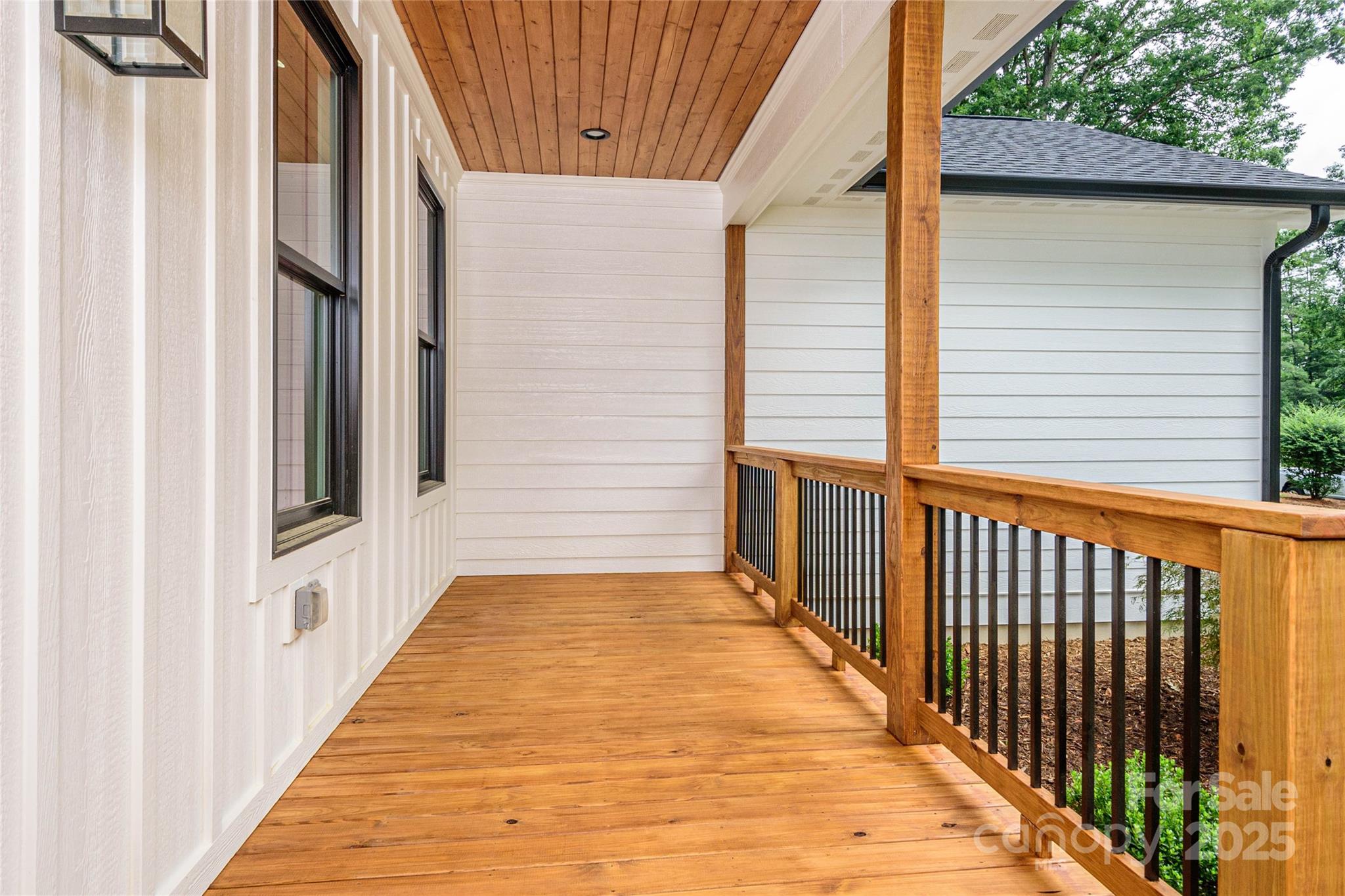 118 W Laurel Lane