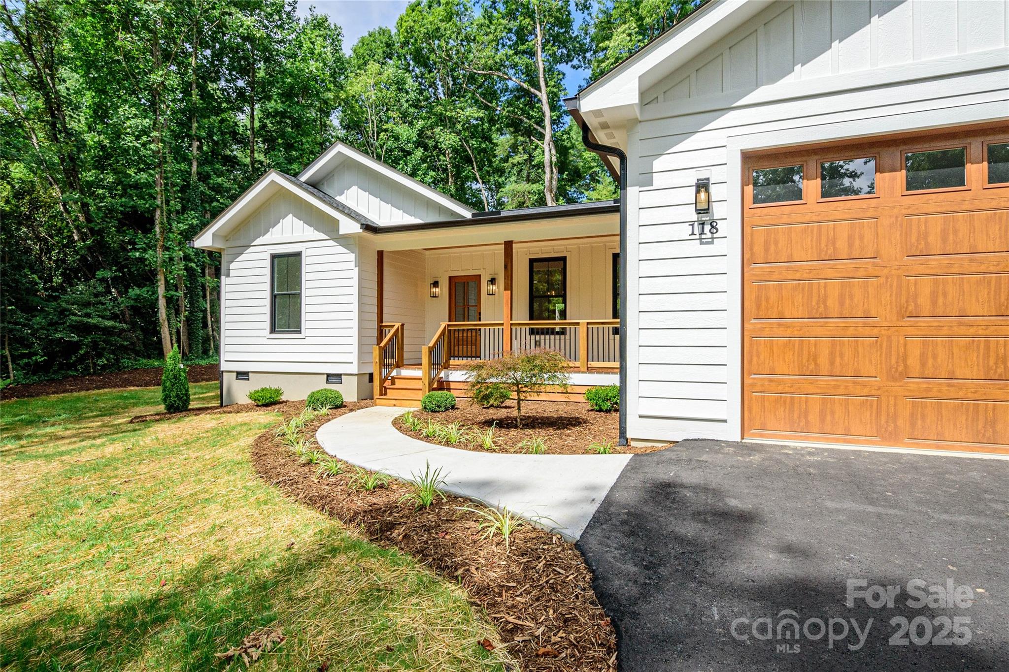 118 W Laurel Lane