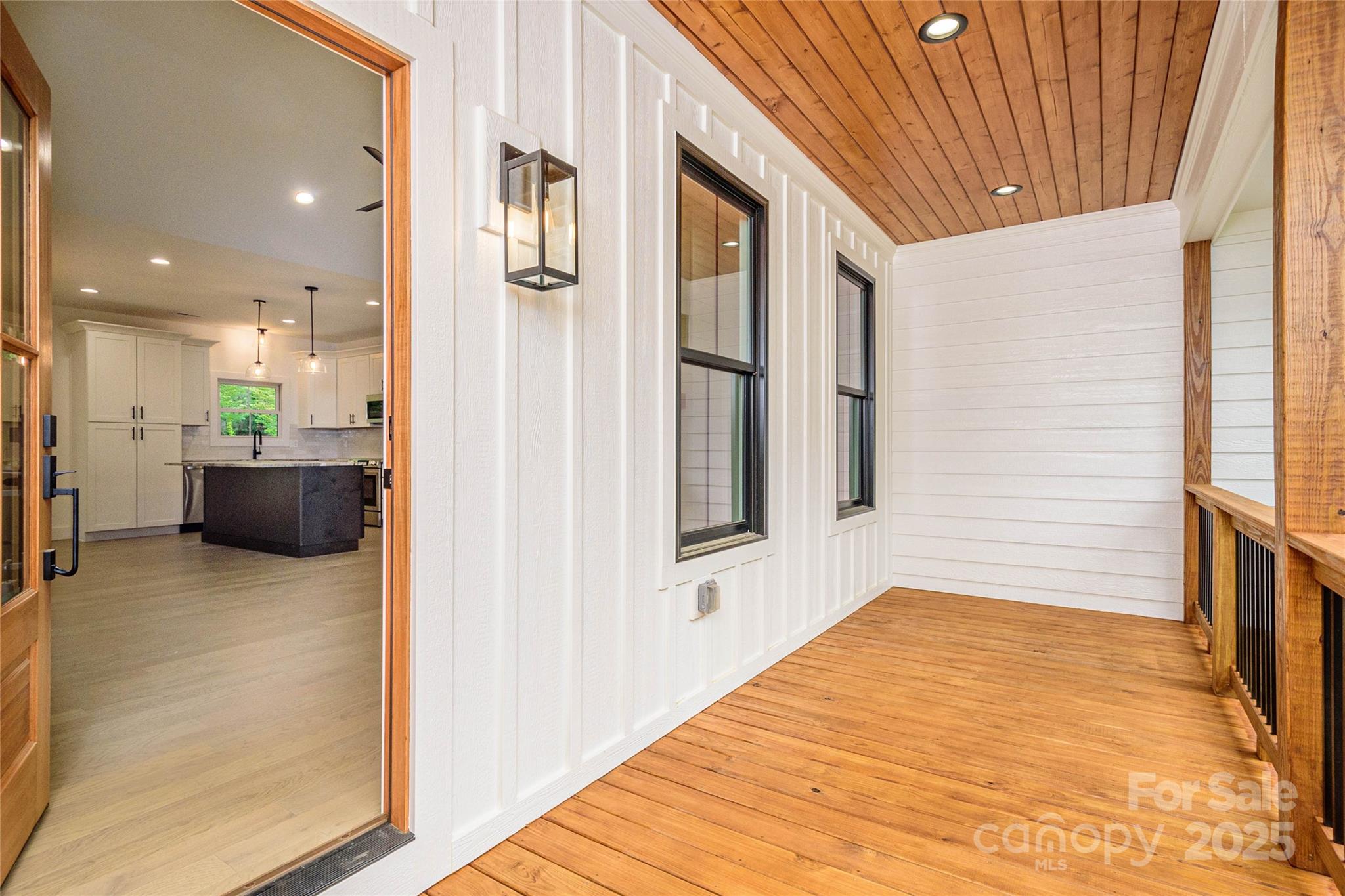 118 W Laurel Lane