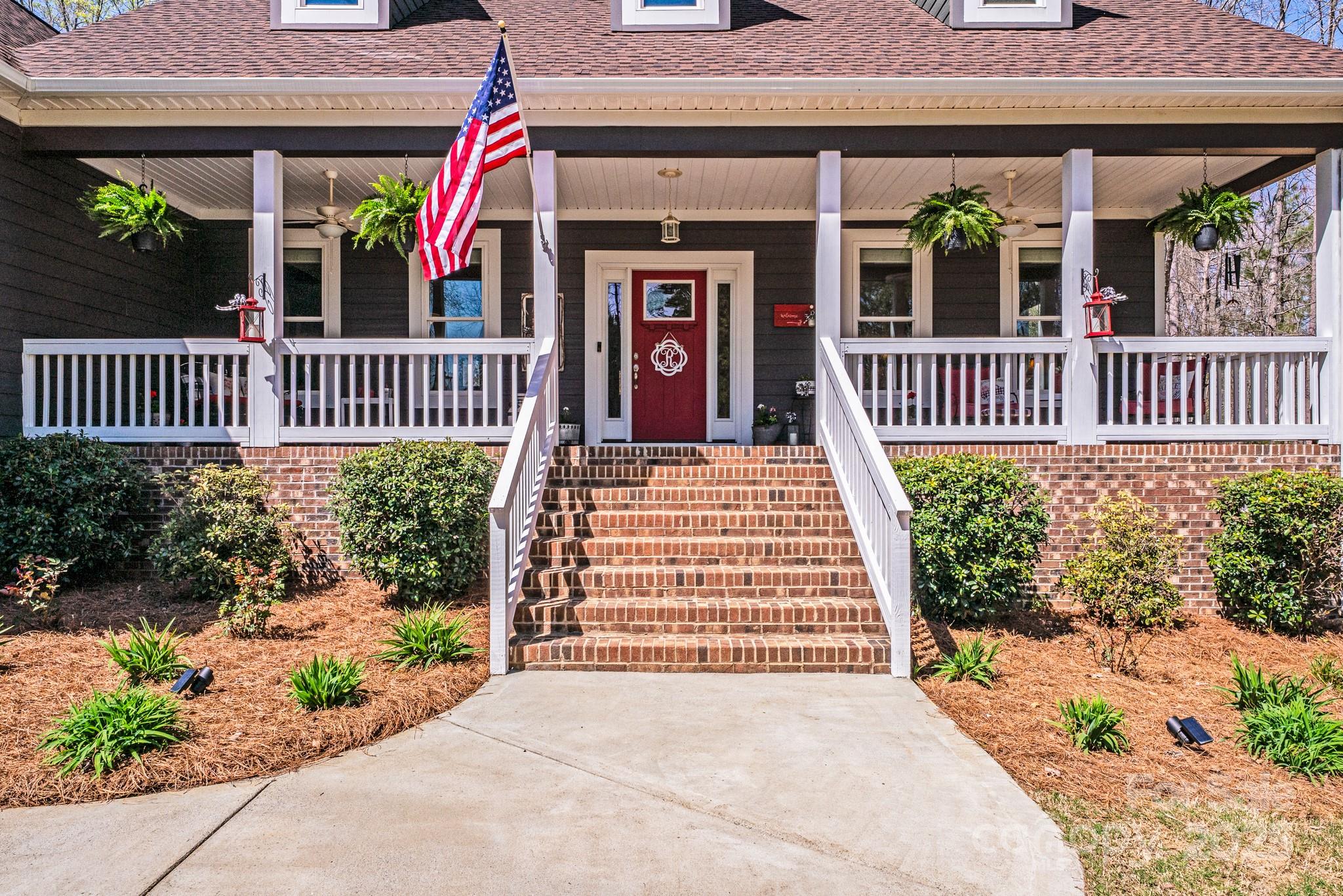 1016 Secretariat Drive