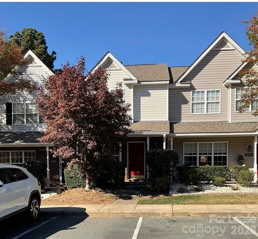 Now Available in the Heart of Ballantyne!
This 2-bedroom, 2-bath townhome offers comfortable, low-maintenance living in a prime location just minutes from shopping, dining, and major employers.
Enjoy a bright, open layout with a spacious living and dining area, complete with a cozy fireplace. The home comes fully equipped with refrigerator, washer, and dryer. Upstairs features two generously sized bedrooms, each with access to full bathrooms—ideal for privacy and flexibility.
Step outside to a private, fenced-in patio, perfect for relaxing or entertaining. Located in a well-maintained community with mature landscaping, sidewalks, and a pool just a short walk away.
Available now for immediate move-in
Schedule your showing today—homes in this area don’t last long.
$75 application fee for adults 18 years or older.