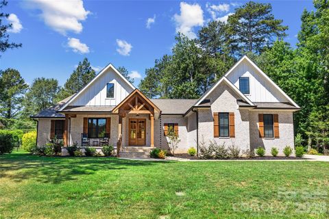 Photo of 4255 Crepe Ridge Drive, Denver, NC 28037 (MLS # 4394181)