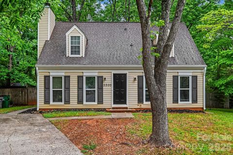 8800 Royal Scot Lane Charlotte NC 28227