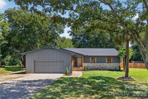 Photo of 129 Mooreland Road, Mooresville, NC 28117 (MLS # 4422105)