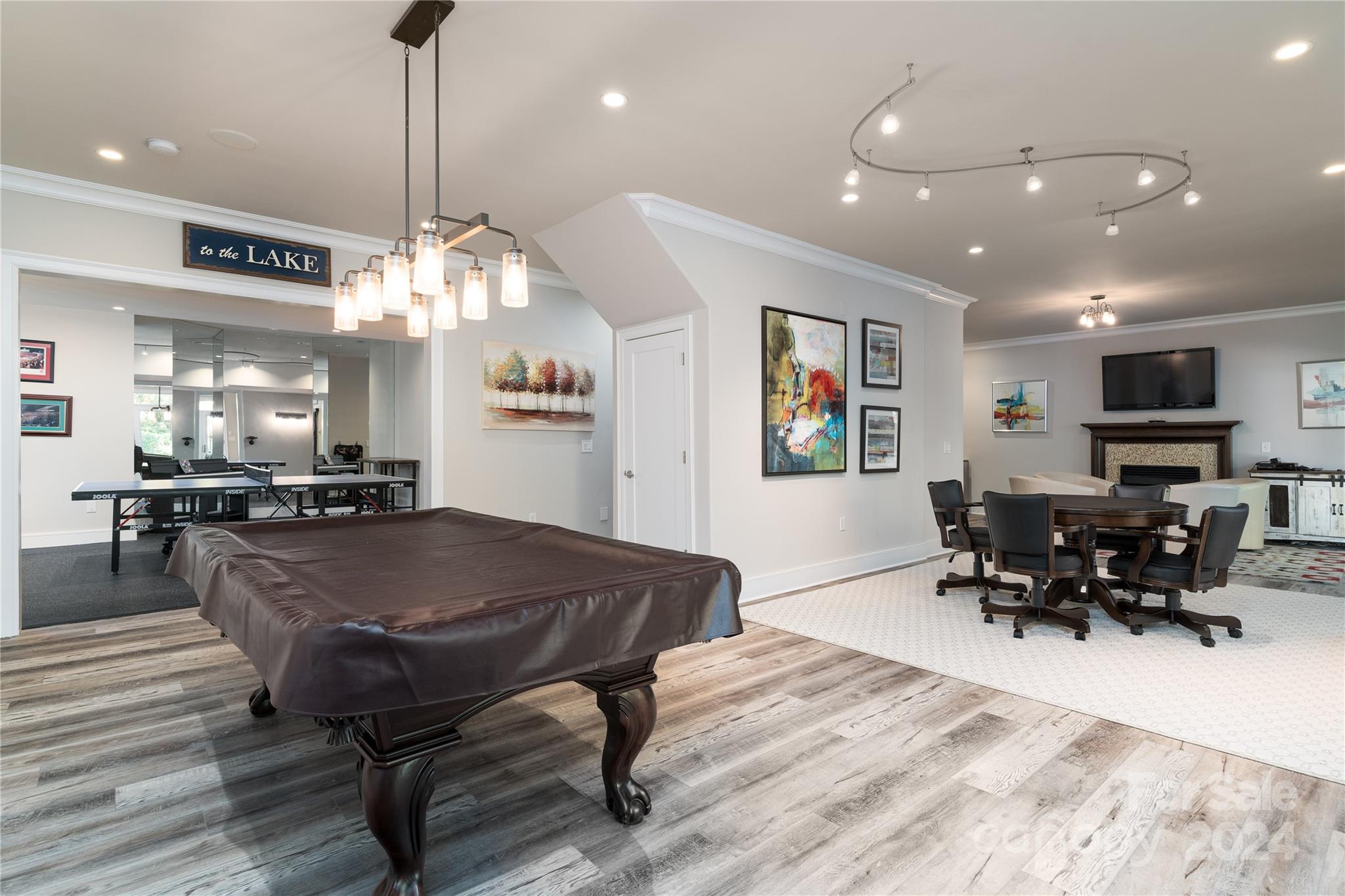 The Peninsula - Residential