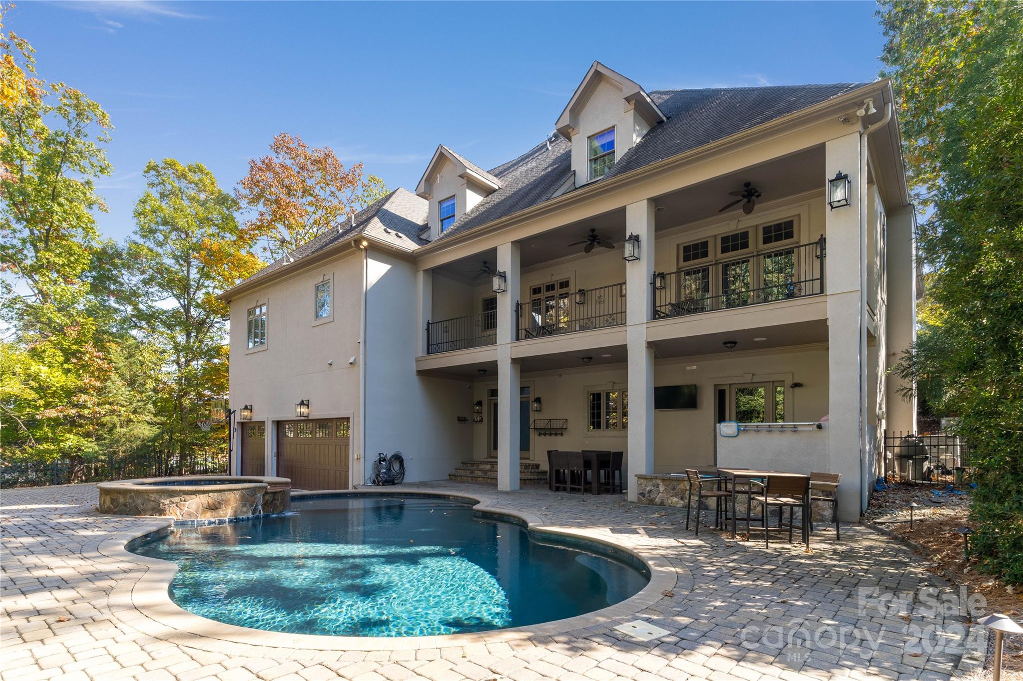 The Peninsula - Residential