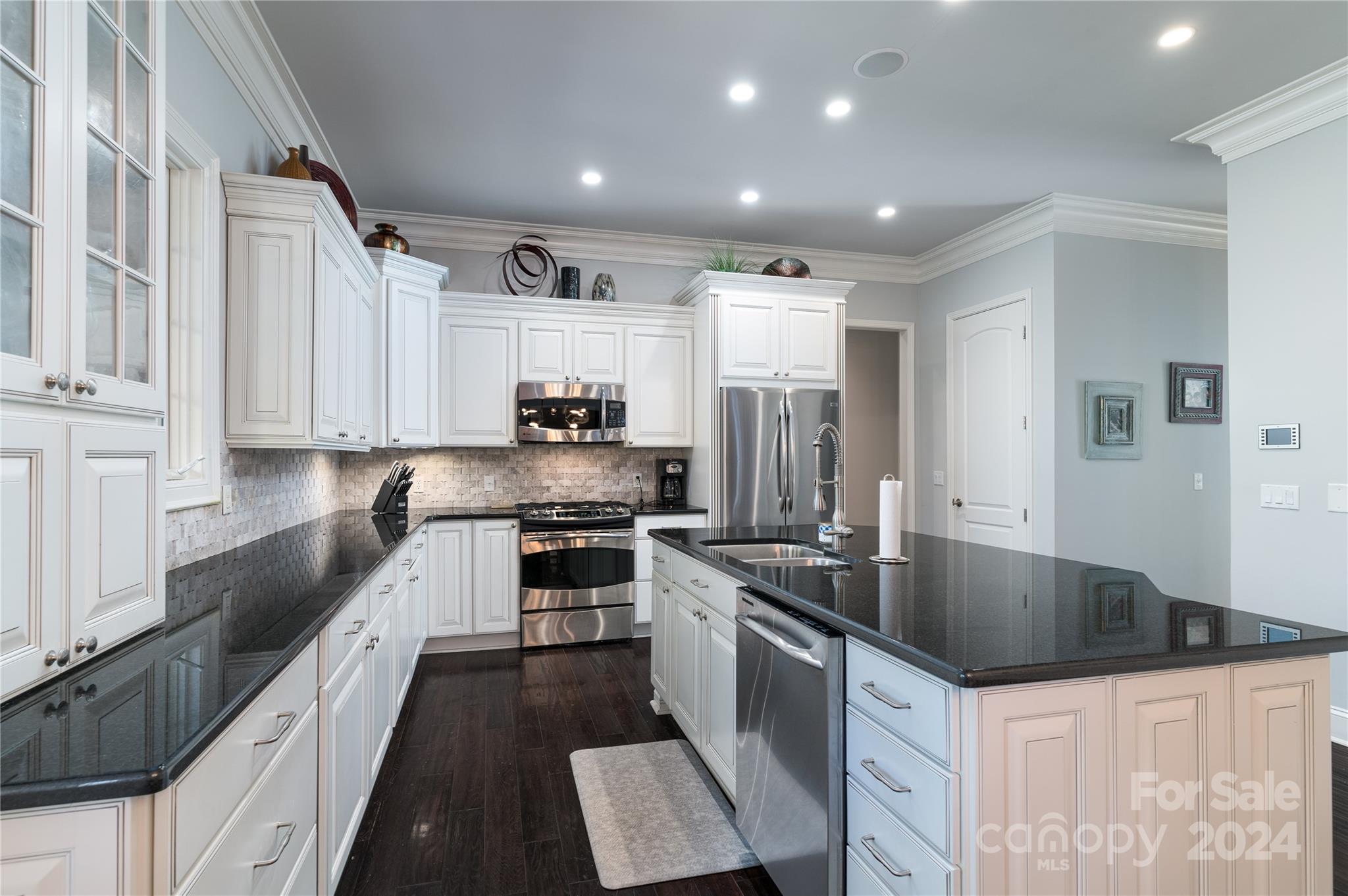 The Peninsula - Residential