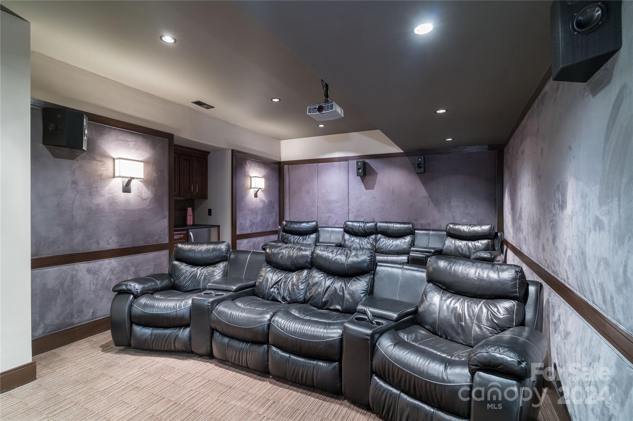 The Peninsula - Residential