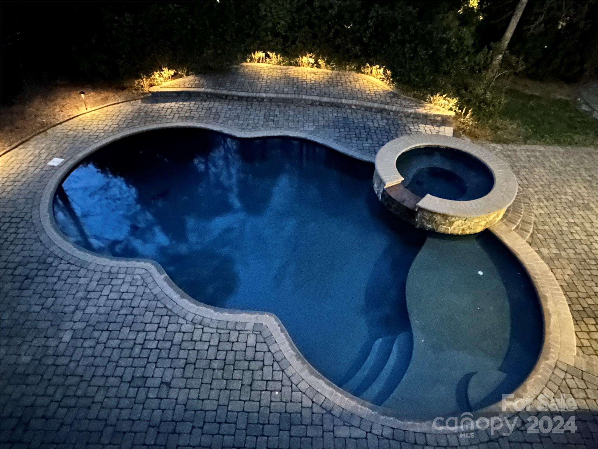 The Peninsula - Residential