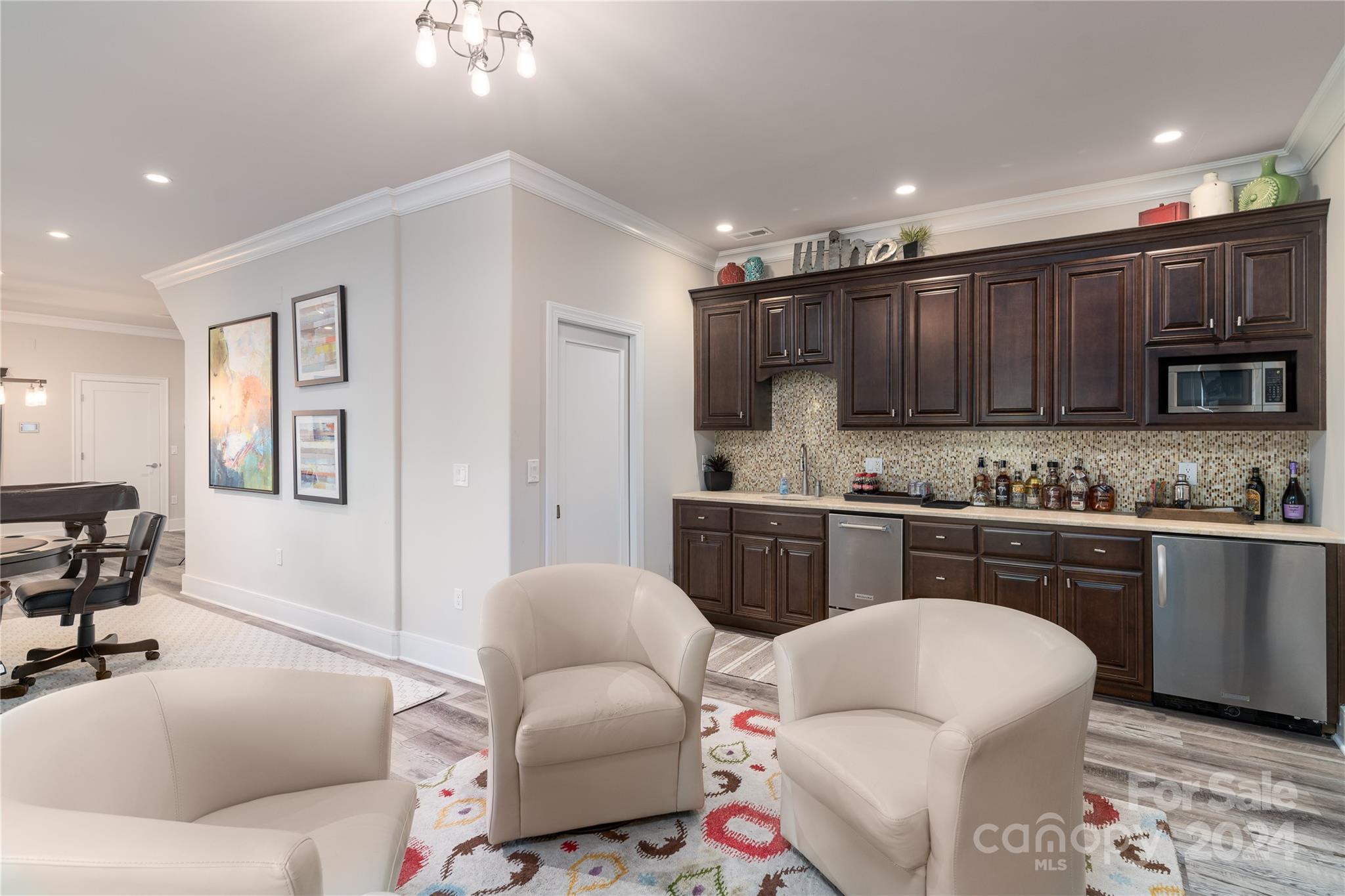 The Peninsula - Residential